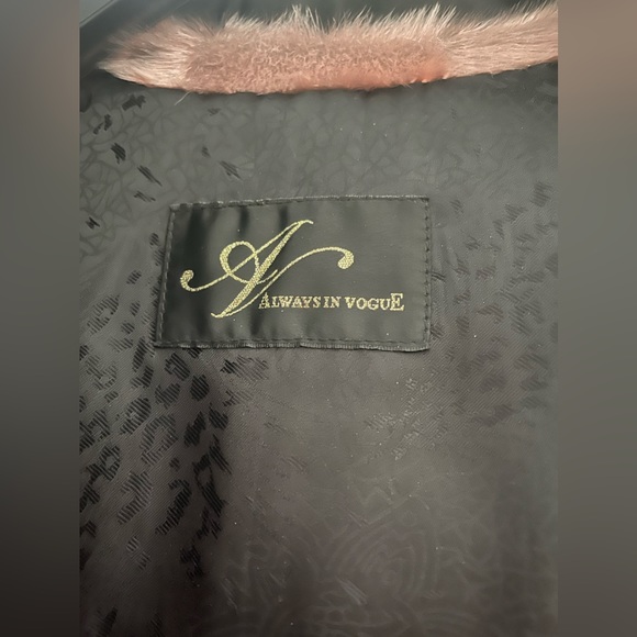 Pink seal skin coat - Picture 3 of 3